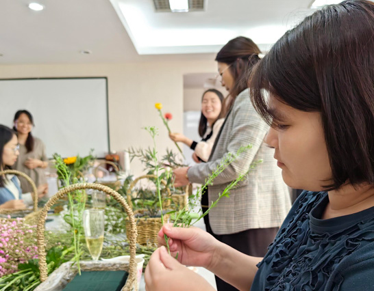 女神節(jié)里笑容翻飛，歡樂不退